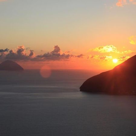 Ravissante Maison Bleue - Villa Azzura B&B Đảo Lipari Ngoại thất bức ảnh